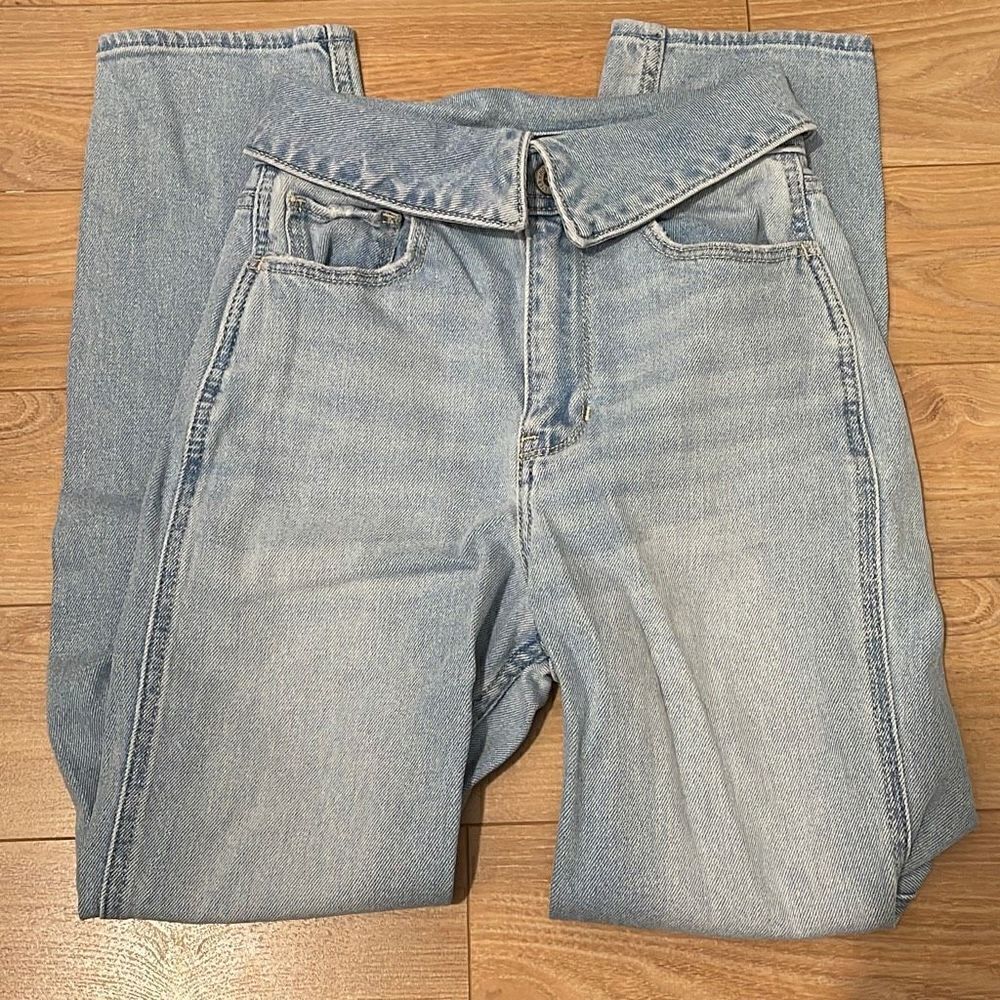 Hollister foldover mom jeans size 23‎